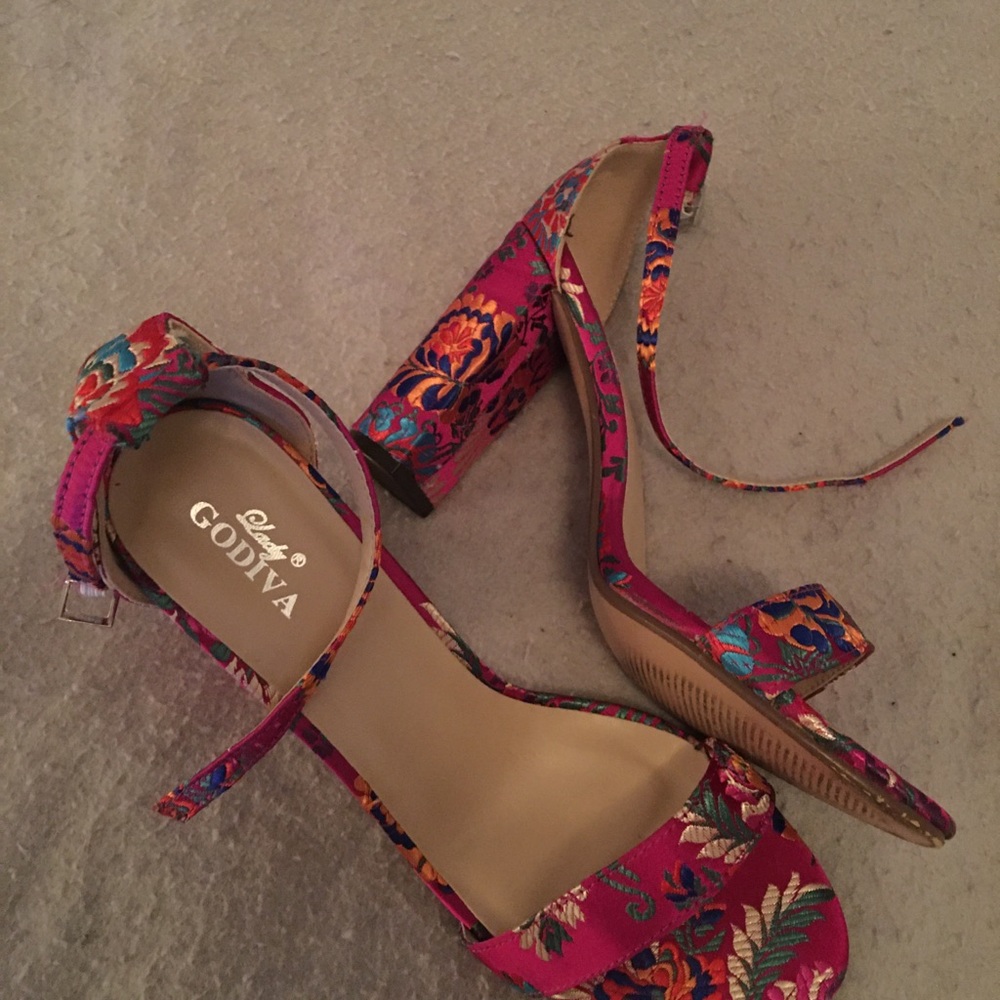 Shoes w/ankle strap